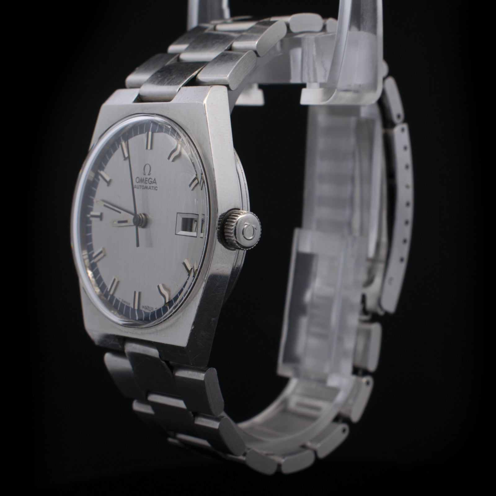 Omega Automatic Date | Silver Vertical Brushed Dial | Ref. 166.099