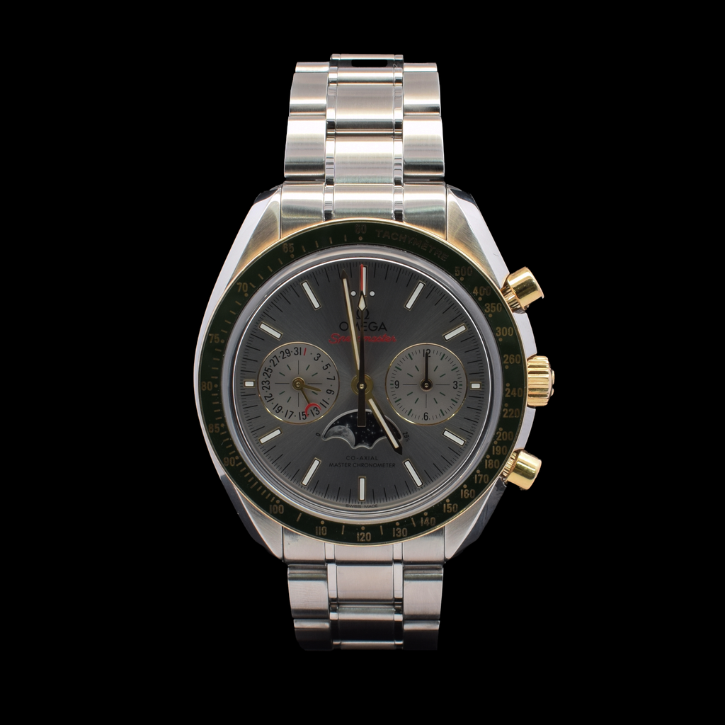 Omega Speedmaster Moonphase Master Chronometer | Grey Dial | Green Bezel
