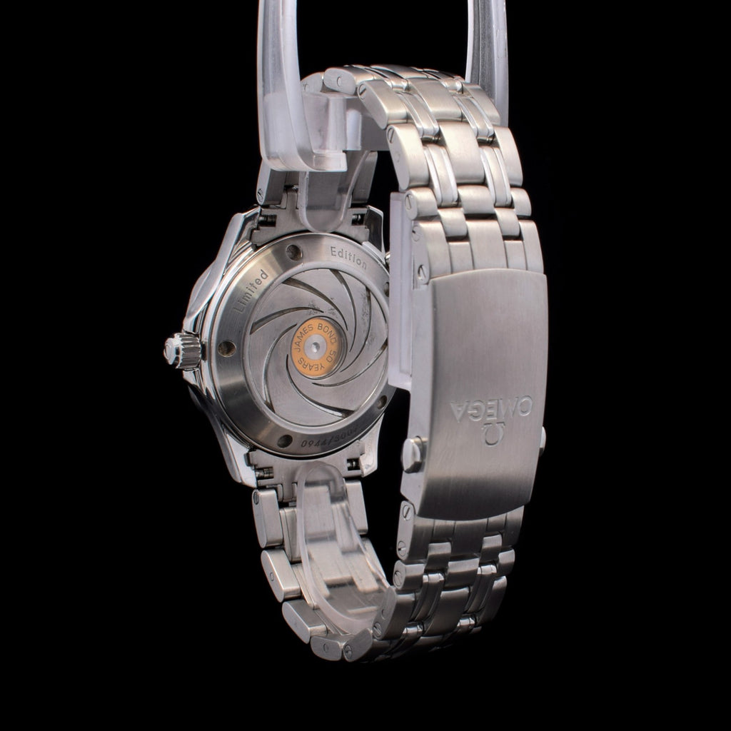 Omega Seamaster Diver 300M I James Bond 50th Anniversary I 212.30.36.20.51.001