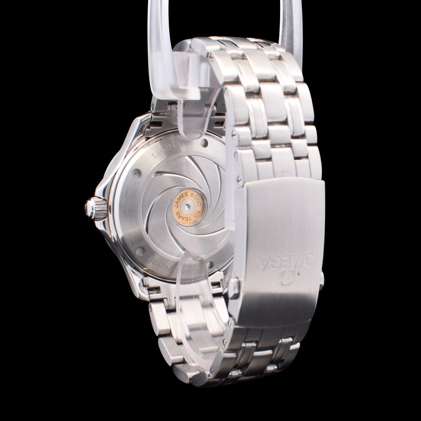 Omega Seamaster Diver 300M “James Bond 50th Anniversary” | 212.30.41.20.01.005