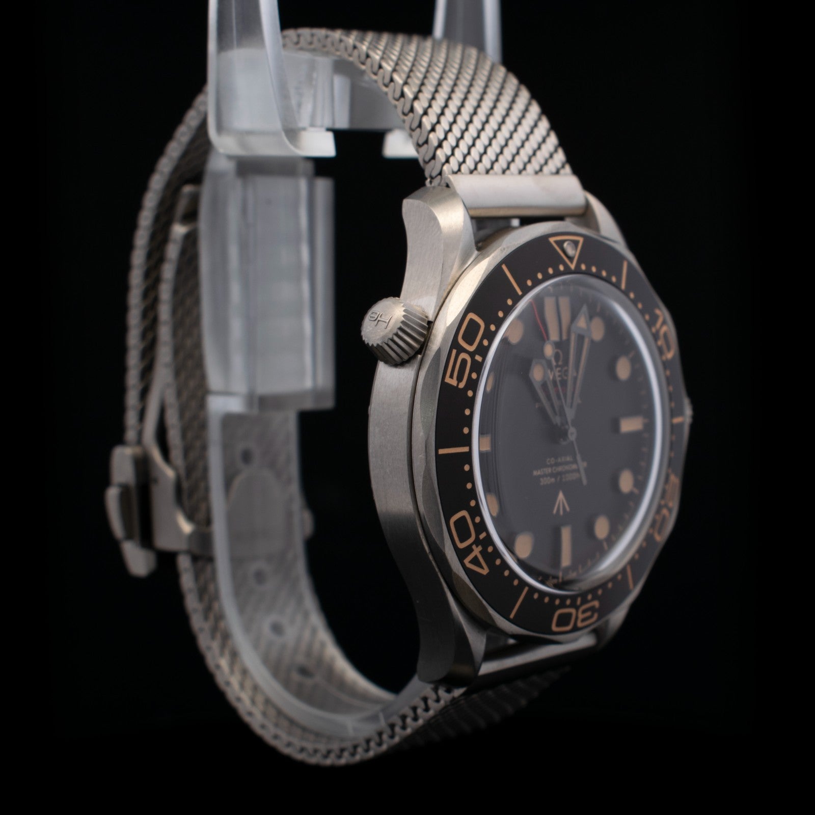 Omega Seamaster Diver 300M “007 Edition” 42mm Titanium –Ref. 210.90.42.20.01.001