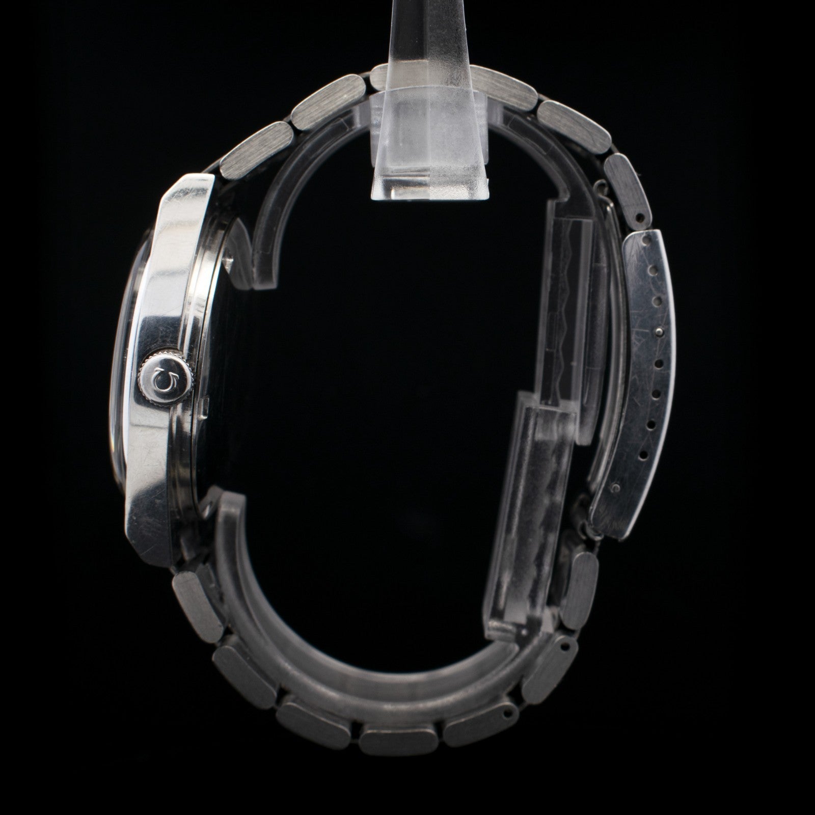 Omega Automatic Date | Silver Vertical Brushed Dial | Ref. 166.099