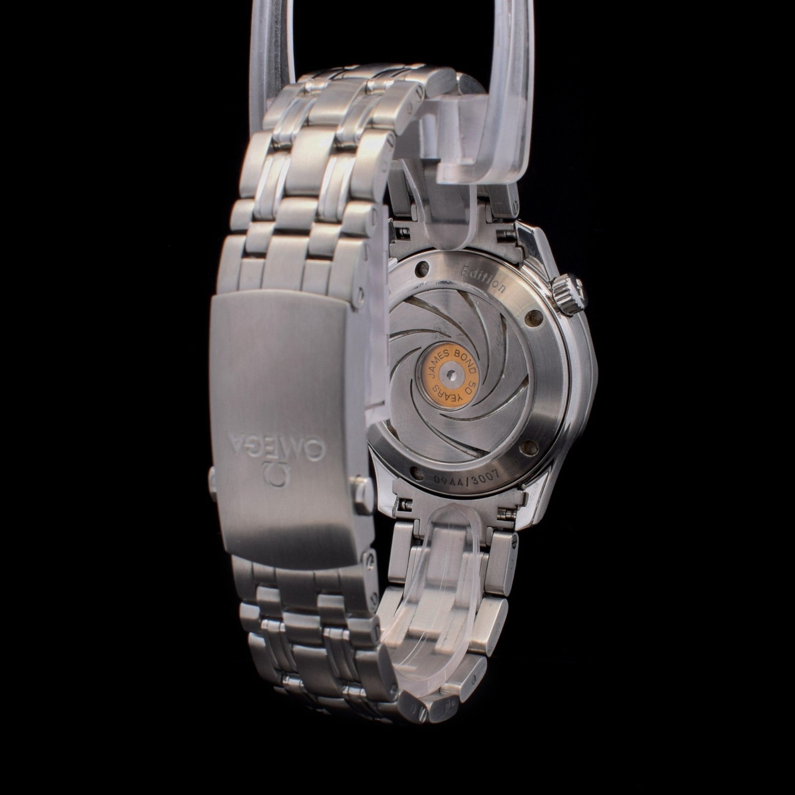 Omega Seamaster Diver 300M I James Bond 50th Anniversary I 212.30.36.20.51.001
